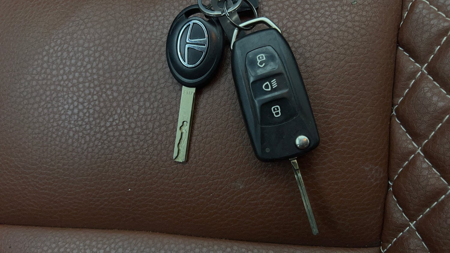 Used 2022 Tata Punch Adventure Rhythm Pack MT Petrol Manual extra CAR KEY VIEW