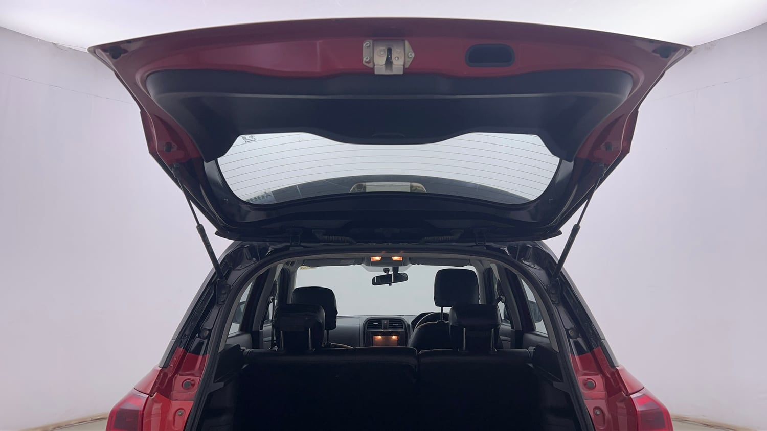 Used 2019 maruti-suzuki Vitara Brezza ZDi Plus AGS Diesel Automatic interior DICKY DOOR OPEN VIEW