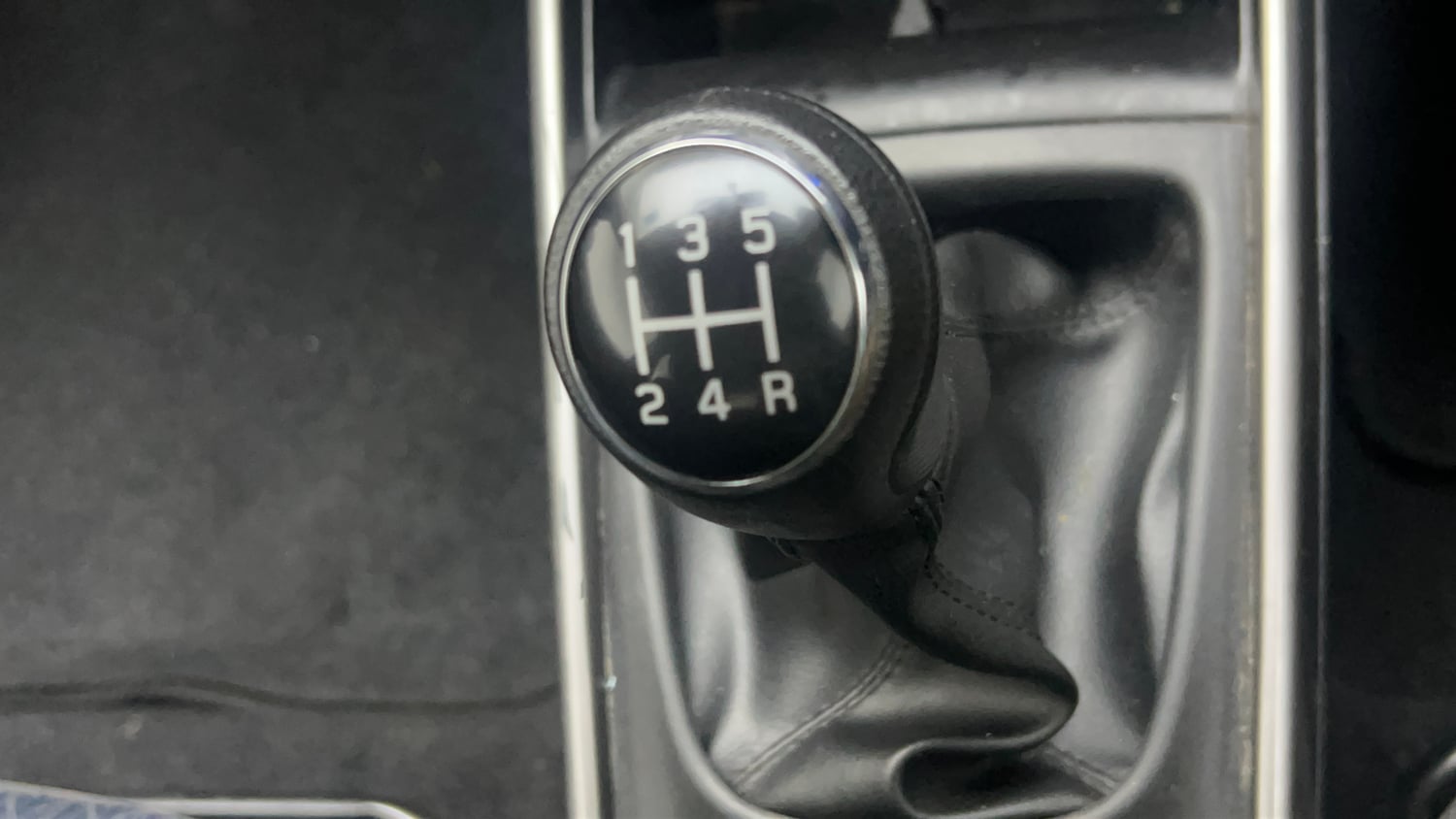 Used 2019 Maruti Suzuki Baleno Delta Petrol Manual interior GEAR  KNOB VIEW