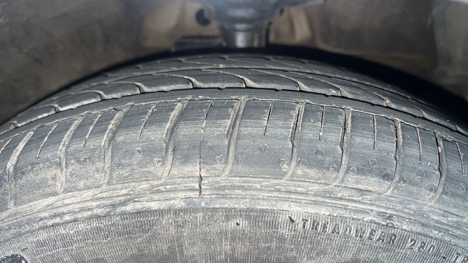 Used 2016 Maruti Suzuki Celerio VXi AMT Petrol Automatic tyres RIGHT FRONT TYRE TREAD VIEW