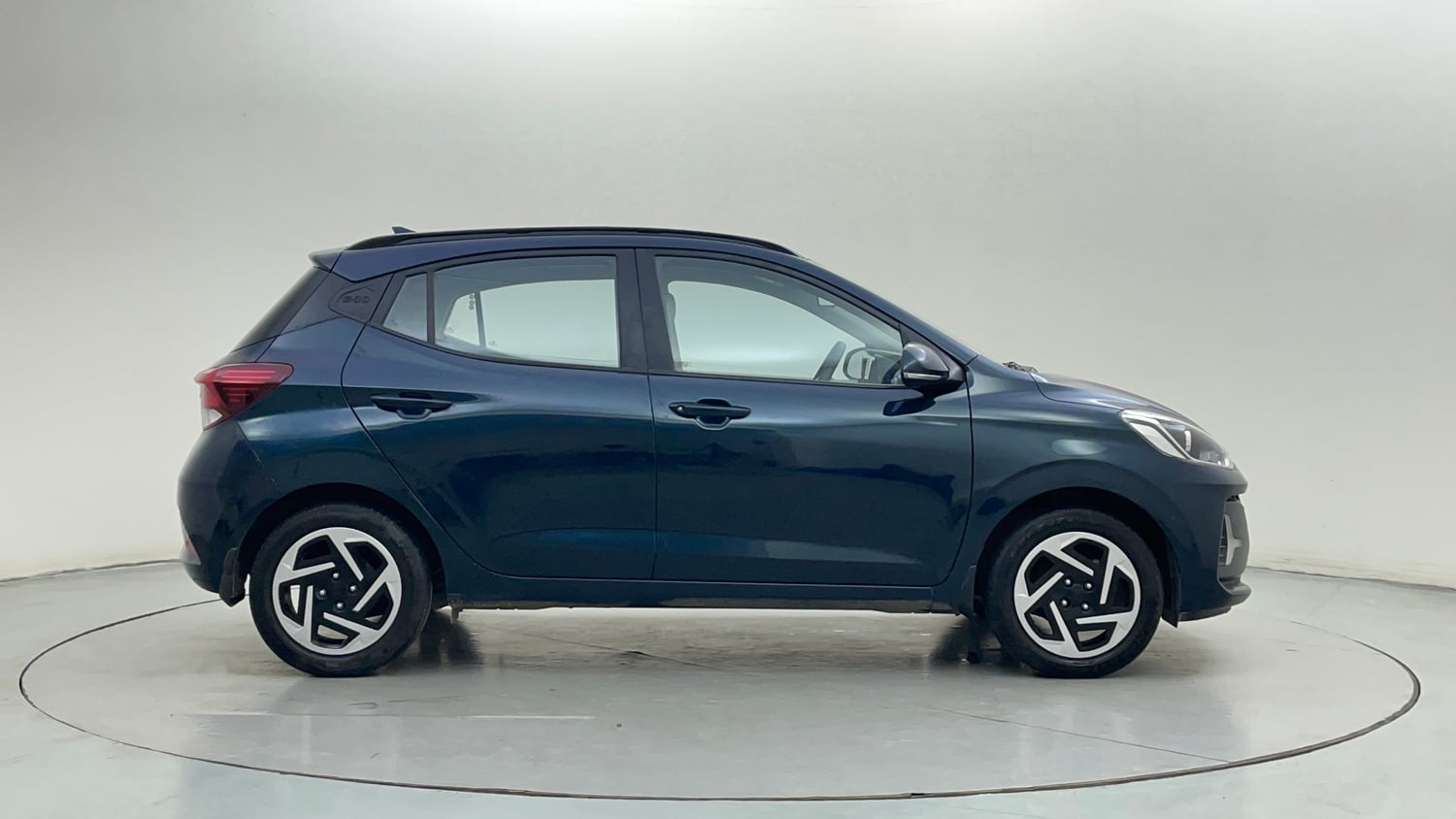 Used 2023 Hyundai Grand i10 Nios Sportz 1.2 Kappa VTVT Petrol Manual exterior RIGHT SIDE VIEW