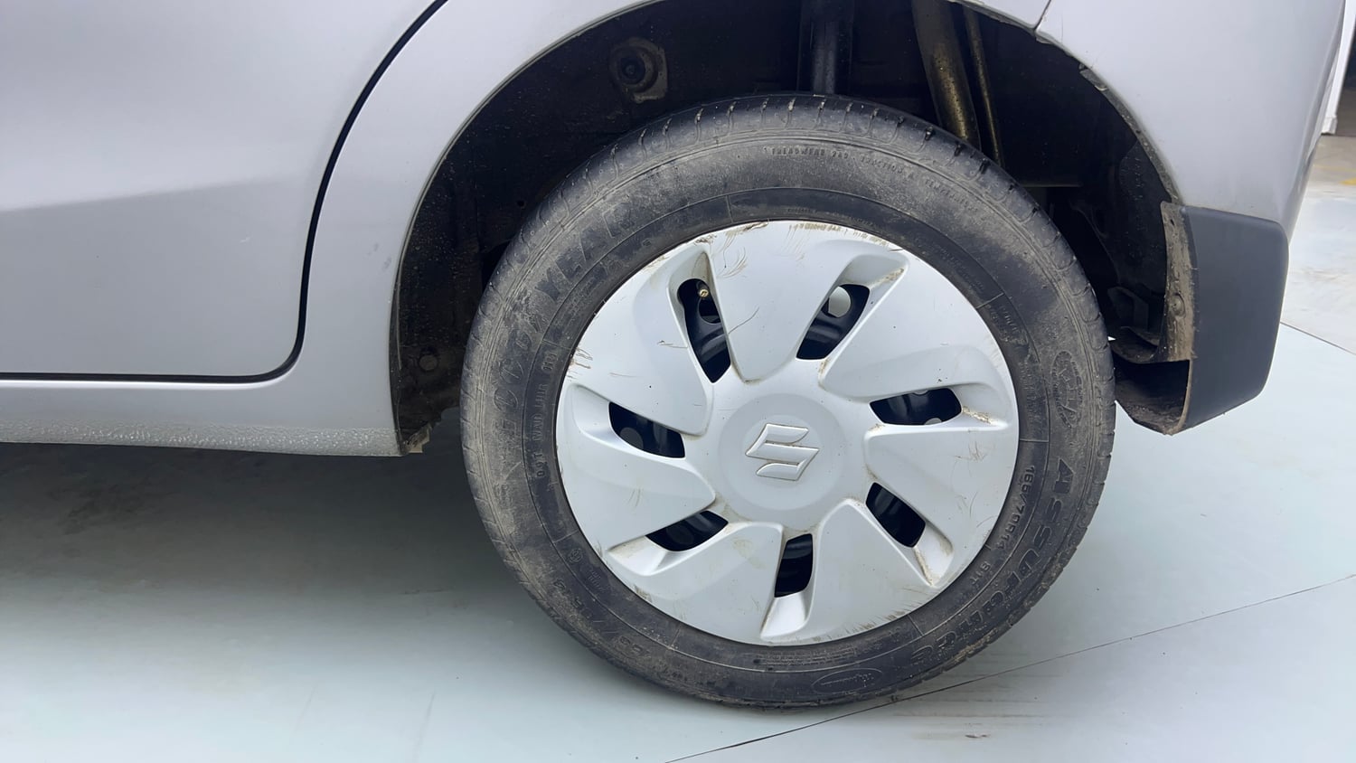 Used 2016 Maruti Suzuki Celerio VXi AMT Petrol Automatic tyres LEFT REAR TYRE RIM VIEW