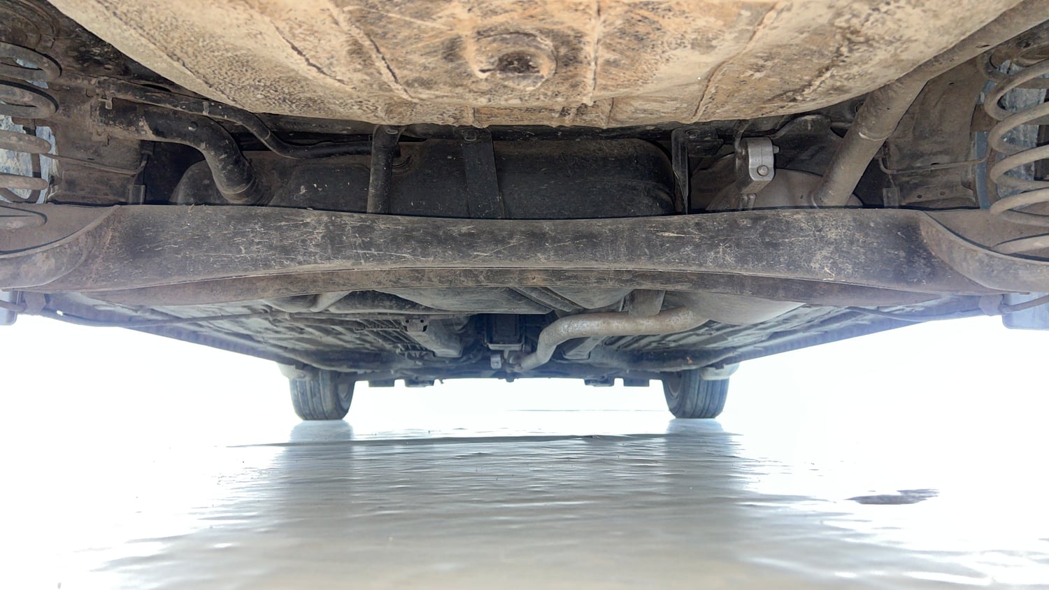 Used 2018 Honda Amaze 1.2 V CVT Petrol Petrol Automatic extra REAR UNDERBODY VIEW (TAKEN FROM REAR)