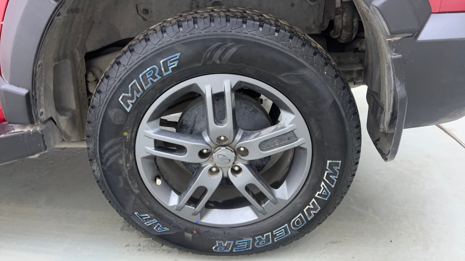 Used 2022 mahindra Thar LX Hard Top Diesel AT 4WD Diesel Automatic tyres LEFT REAR TYRE RIM VIEW