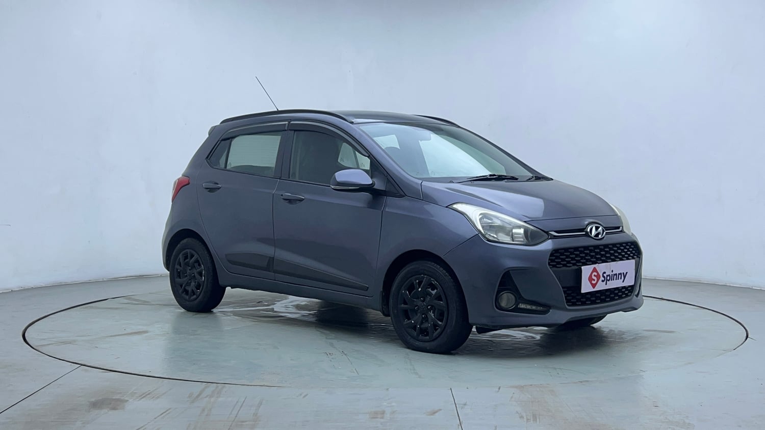 Used 2017 Hyundai Grand i10 Sportz (O) U2 1.2 CRDi Diesel Manual exterior RIGHT FRONT CORNER VIEW