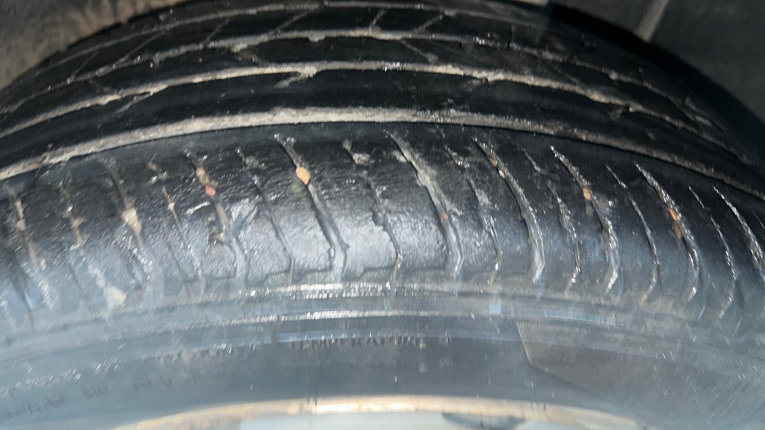 Used 2023 Nissan Magnite XE Petrol Manual tyres LEFT REAR TYRE TREAD VIEW