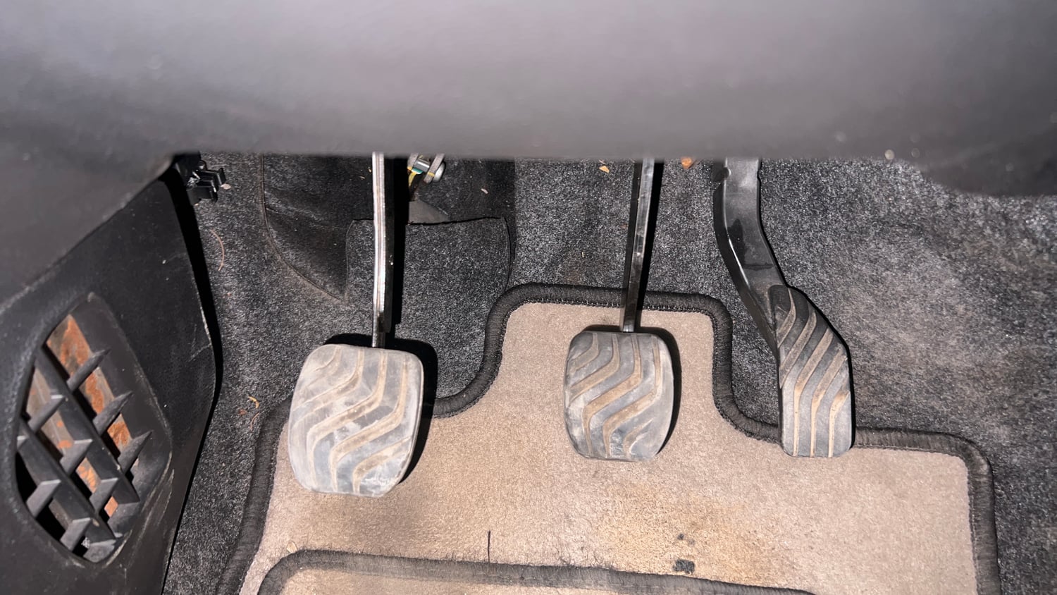 Used 2018 Renault Kwid 1.0 RXT Petrol Manual interior PEDALS VIEW