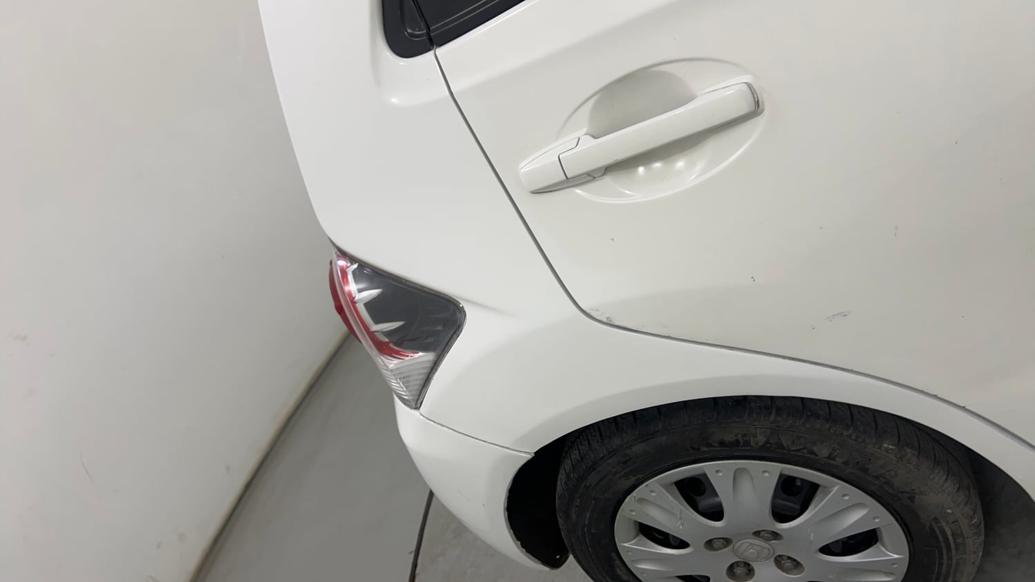 Used 2013 Honda Brio S MT Petrol Manual dents MINOR SCRATCH