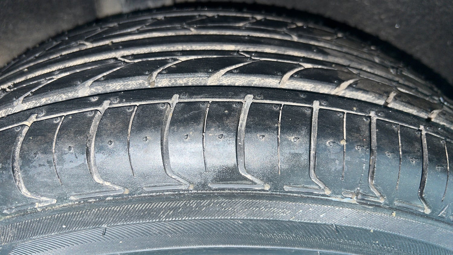 Used 2019 Maruti Suzuki Baleno Delta Petrol Manual tyres RIGHT REAR TYRE TREAD VIEW