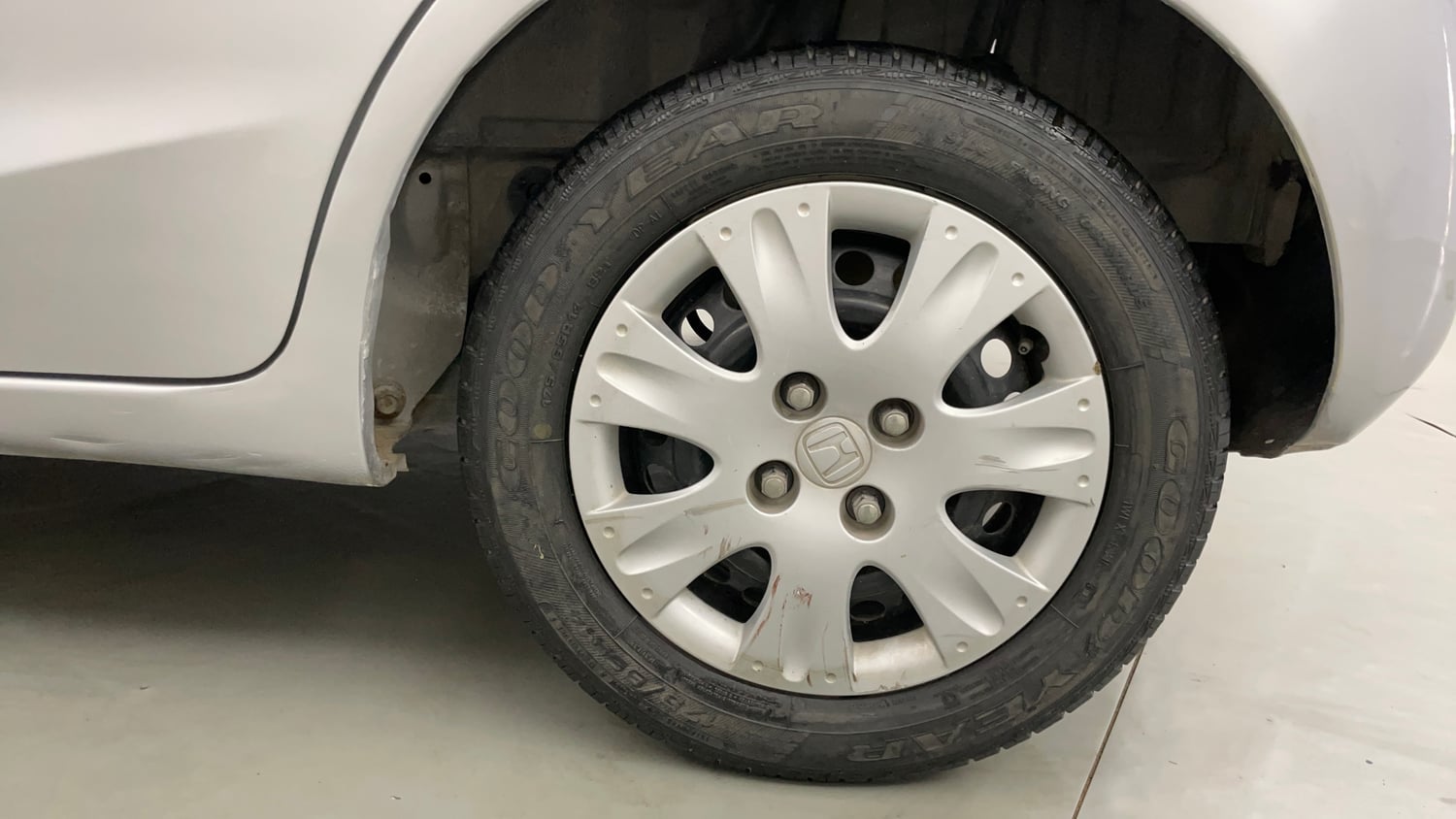 Used 2018 Honda Brio S MT Petrol Manual tyres LEFT REAR TYRE RIM VIEW