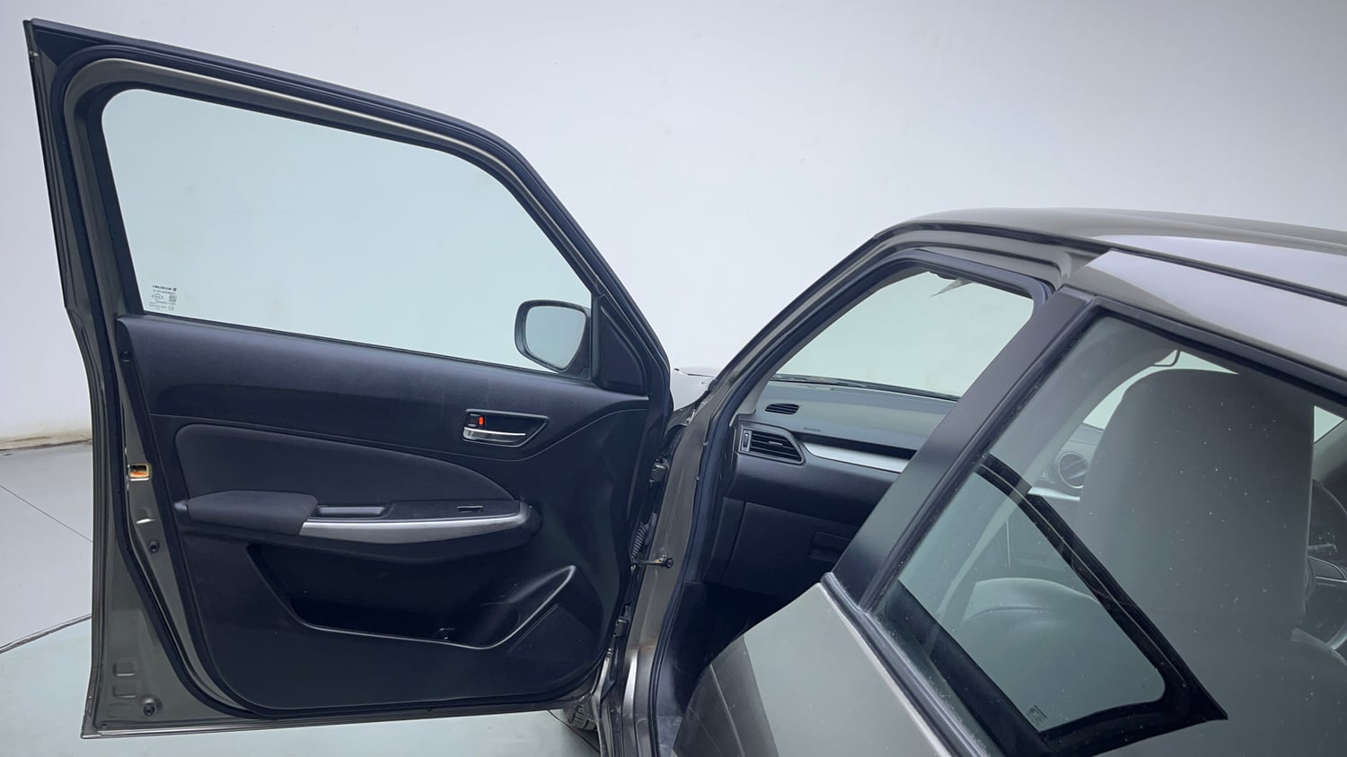 Used 2022 Maruti Suzuki Swift ZXi Petrol Manual interior LEFT FRONT DOOR OPEN VIEW