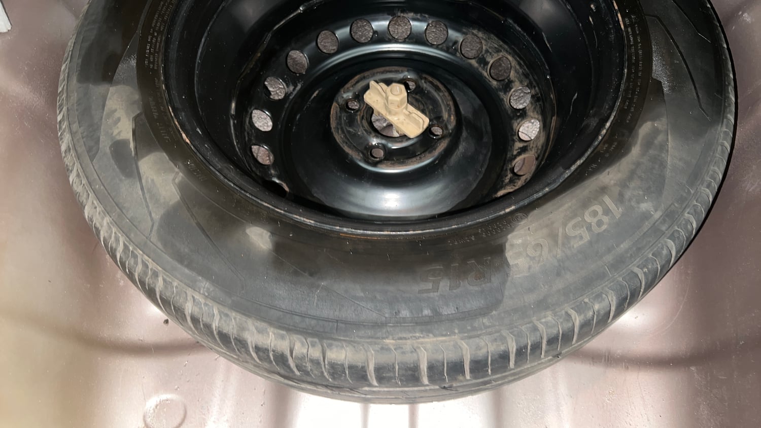 Used 2018 Hyundai Verna EX 1.4 VTVT Petrol Manual tyres SPARE TYRE VIEW