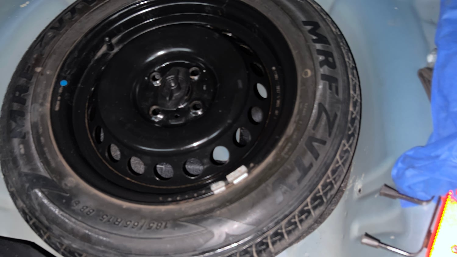 Used 2019 Maruti Suzuki Baleno Delta 1.2 AT Petrol Automatic tyres SPARE TYRE VIEW