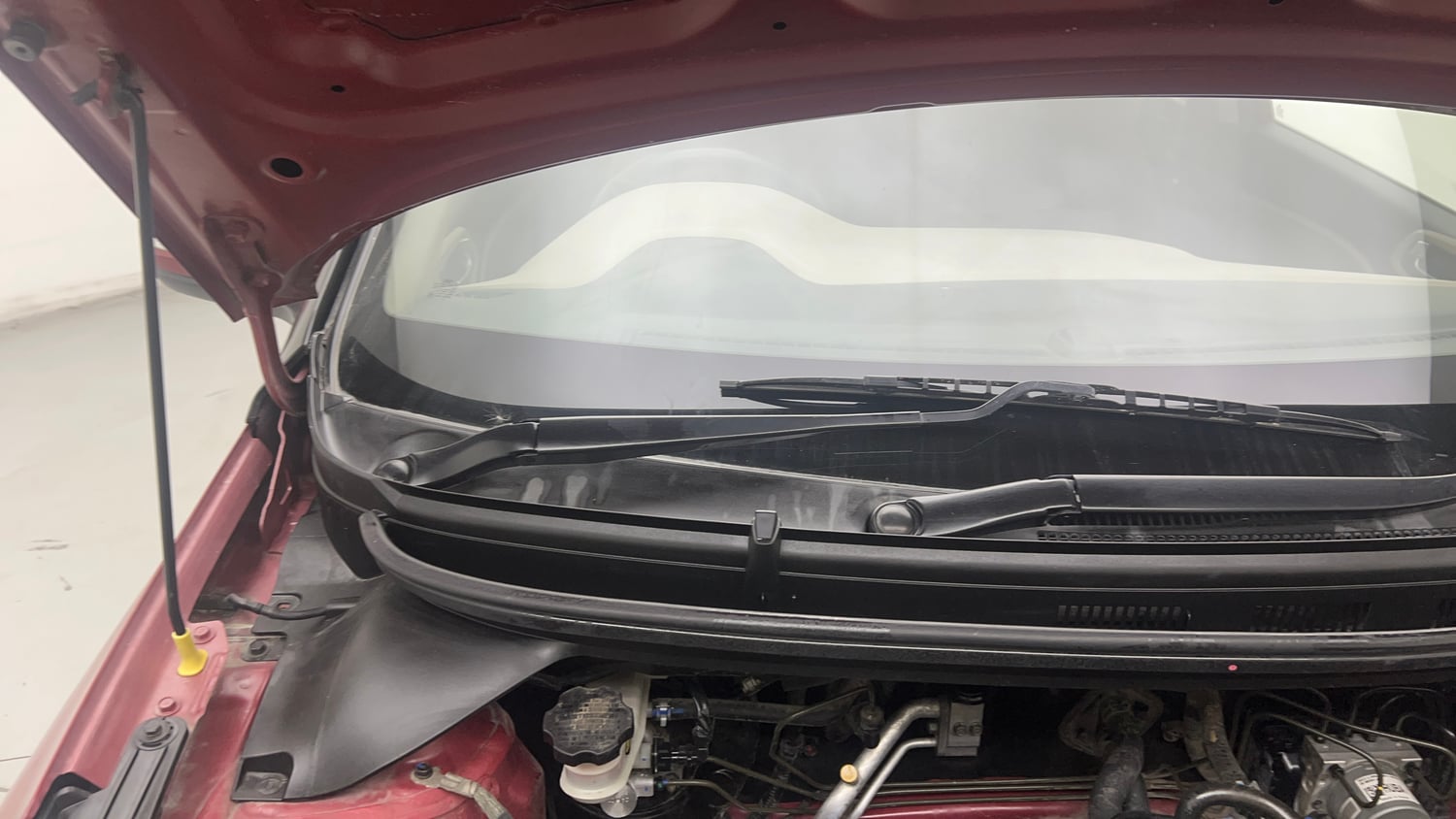 Used 2019 Hyundai Elite i20 Asta 1.2 (O) Petrol Manual engine ENGINE RIGHT SIDE HINGE & APRON VIEW