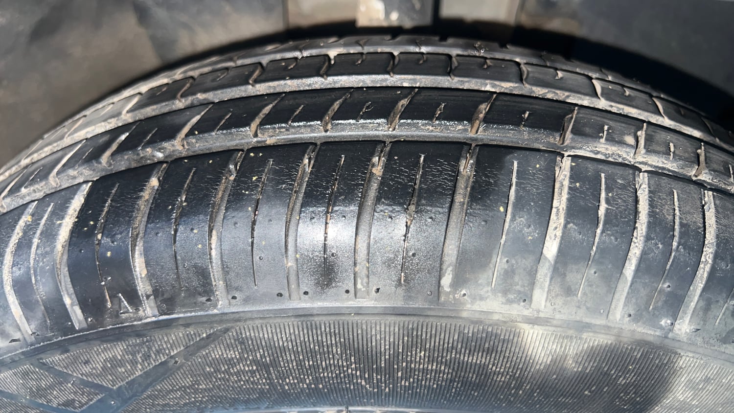Used 2017 Renault Kwid CLIMBER 1.0 Petrol Manual tyres RIGHT FRONT TYRE TREAD VIEW