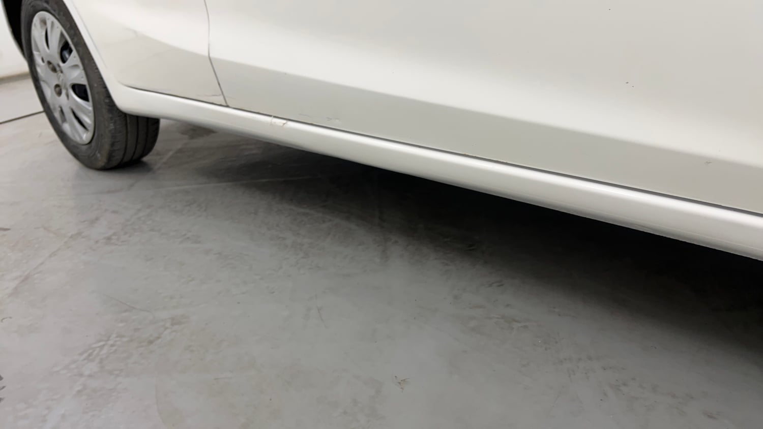 Used 2013 Honda Brio S MT Petrol Manual dents MINOR SCRATCH