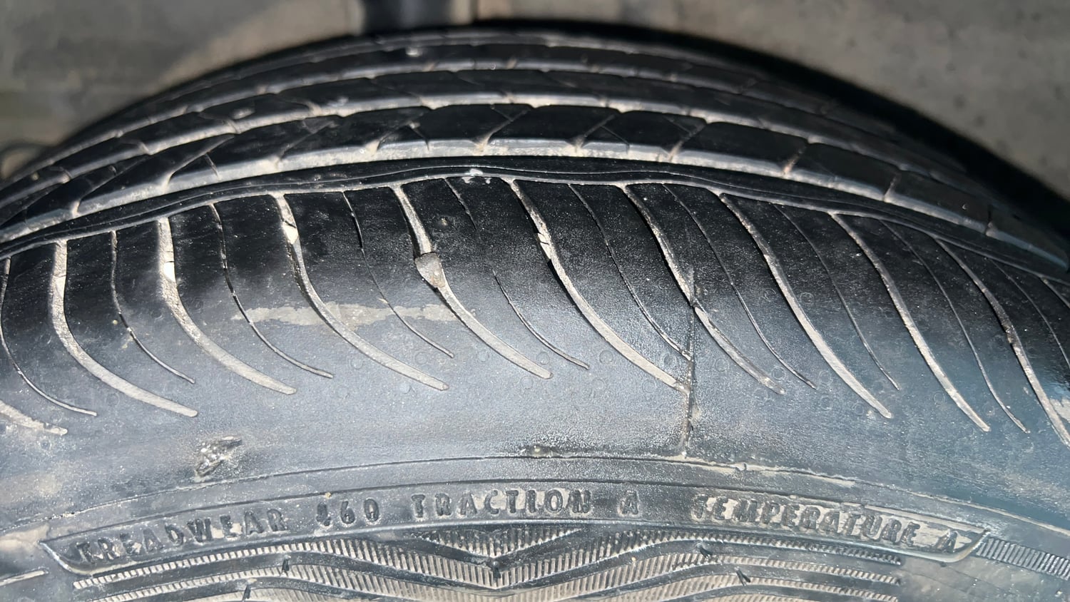 Used 2022 Kia Sonet HTX Plus 1.5 Diesel Manual tyres RIGHT REAR TYRE TREAD VIEW