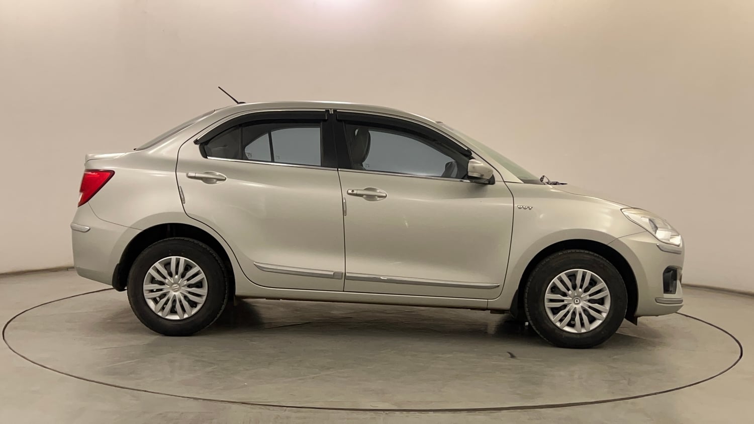 Used 2019 Maruti Suzuki Dzire VXi Petrol Manual exterior RIGHT SIDE VIEW