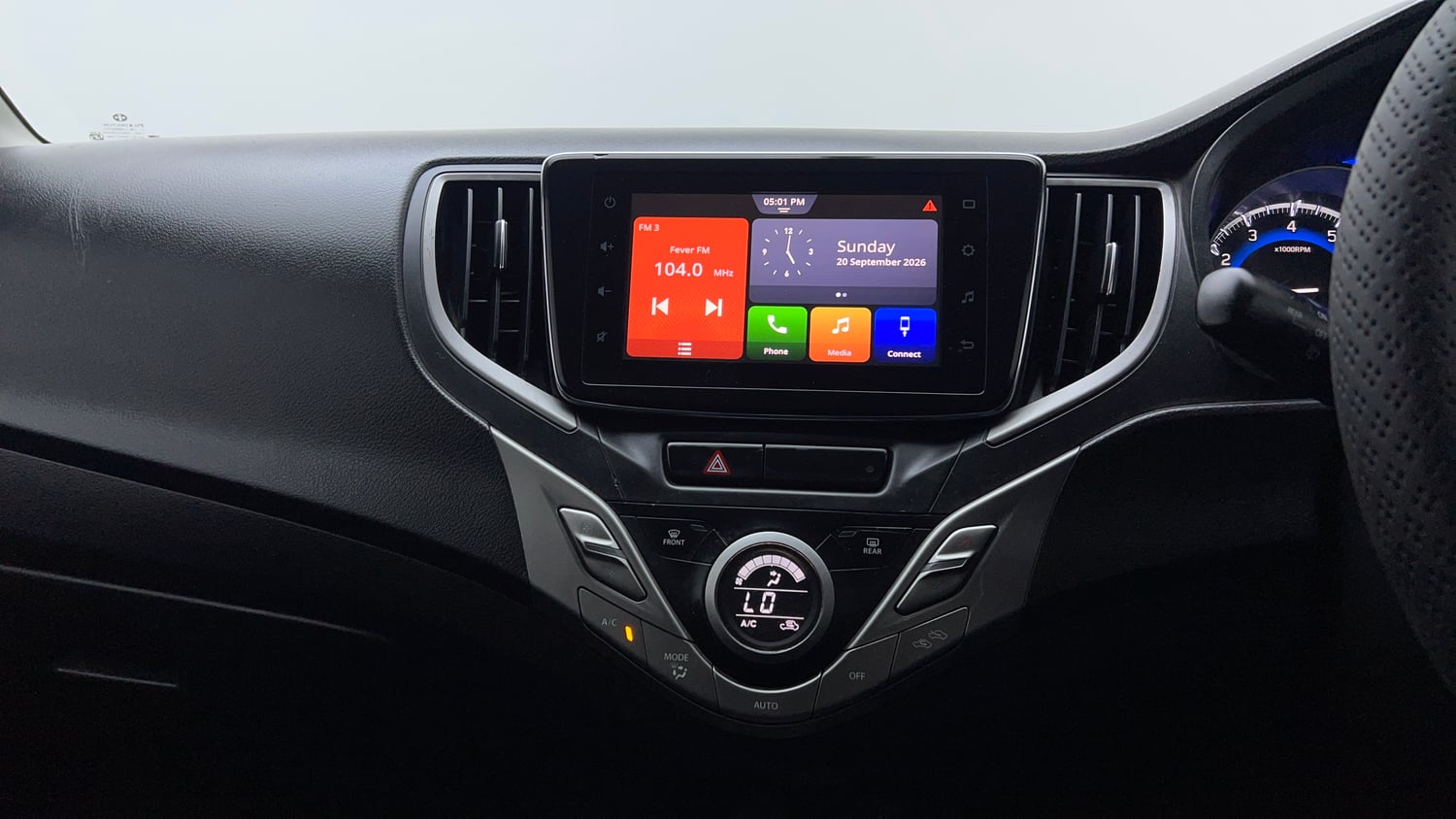 Used 2020 Maruti Suzuki Baleno Zeta Petrol Manual top_features Touch screen infotainment system
