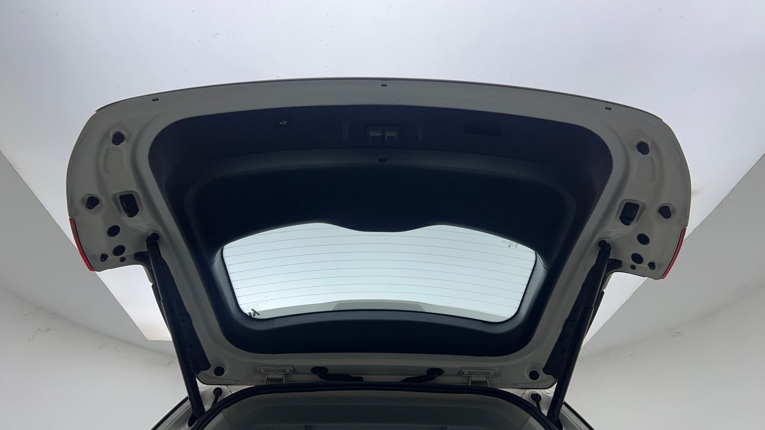 Used 2019 MG Motors Hector Sharp Hybrid 1.5 Petrol Hybrid Manual interior DICKY DOOR OPEN VIEW
