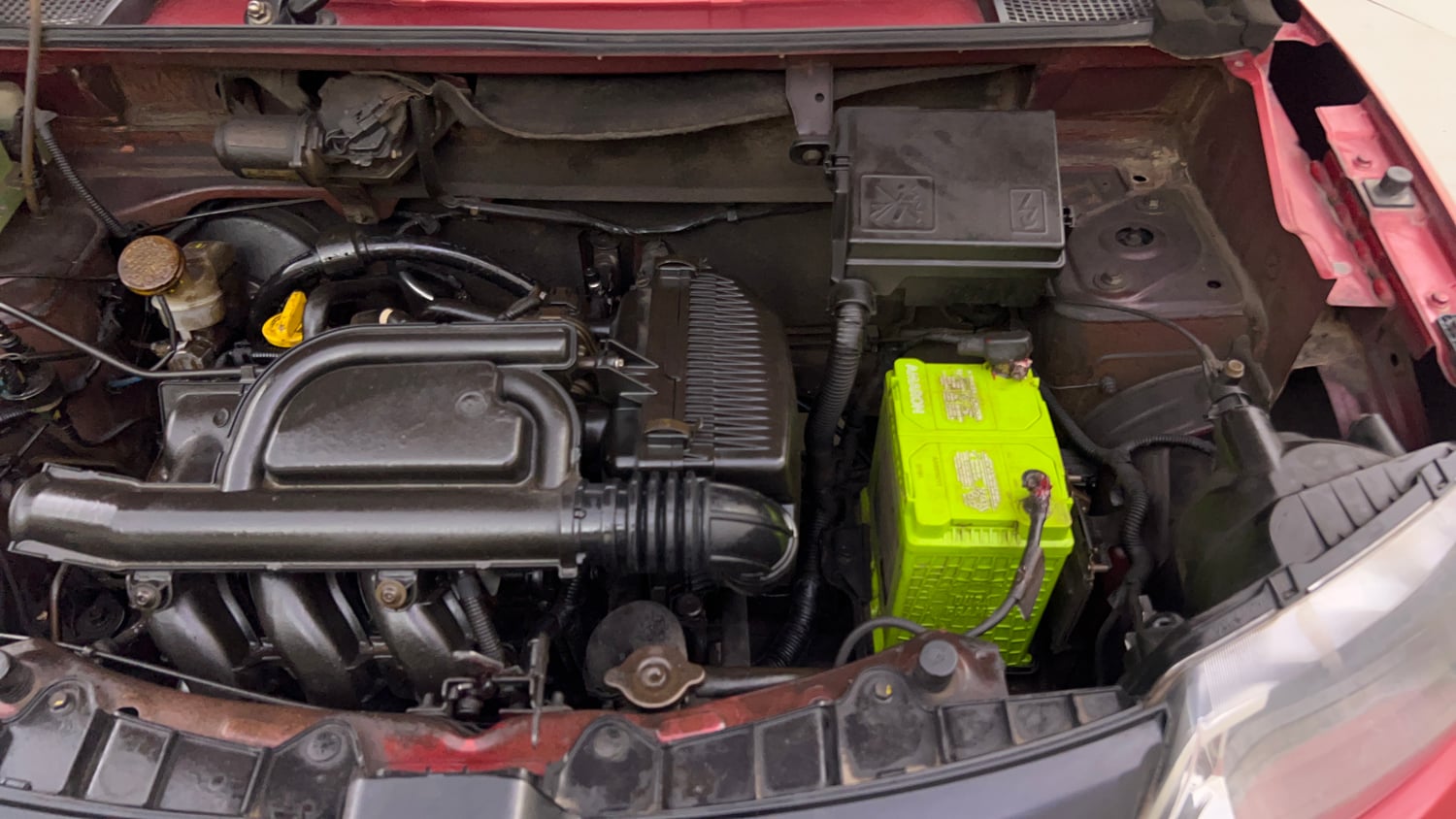 Used 2018 Renault Kwid 1.0 RXT Petrol Manual engine ENGINE LEFT SIDE VIEW