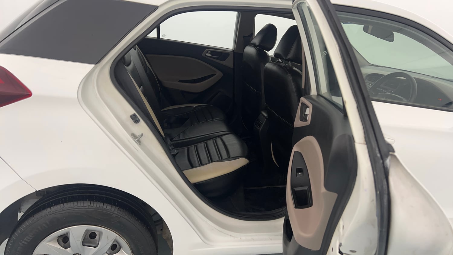 Used 2015 Hyundai Elite i20 Magna 1.2 Petrol Manual interior RIGHT SIDE REAR DOOR CABIN VIEW