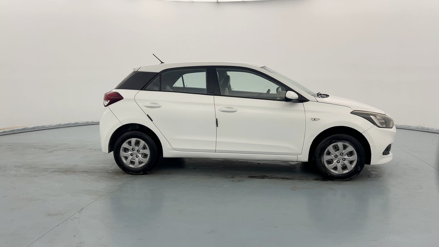 Used 2015 Hyundai Elite i20 Magna 1.2 Petrol Manual exterior RIGHT SIDE VIEW