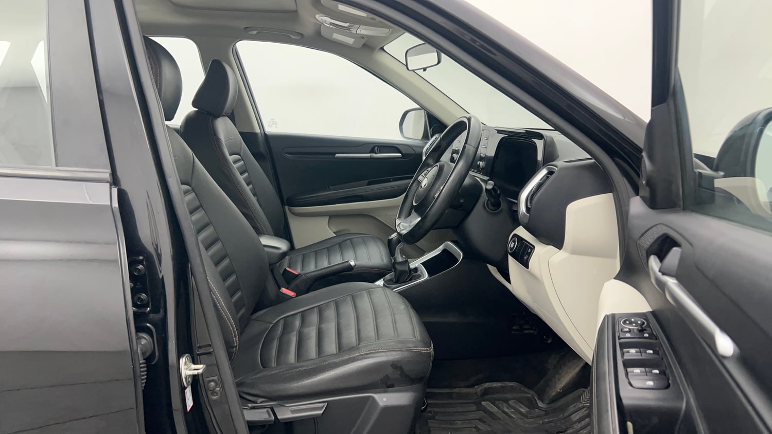 Used 2020 Kia Sonet HTX 1.0 iMT Petrol Manual interior RIGHT SIDE FRONT DOOR CABIN VIEW