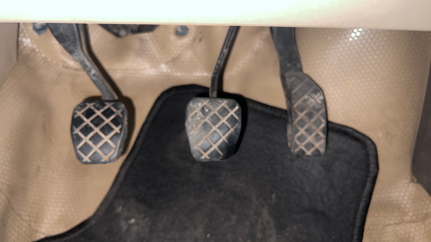Used 2013 Volkswagen Vento Comfortline Diesel Diesel Manual interior PEDALS VIEW