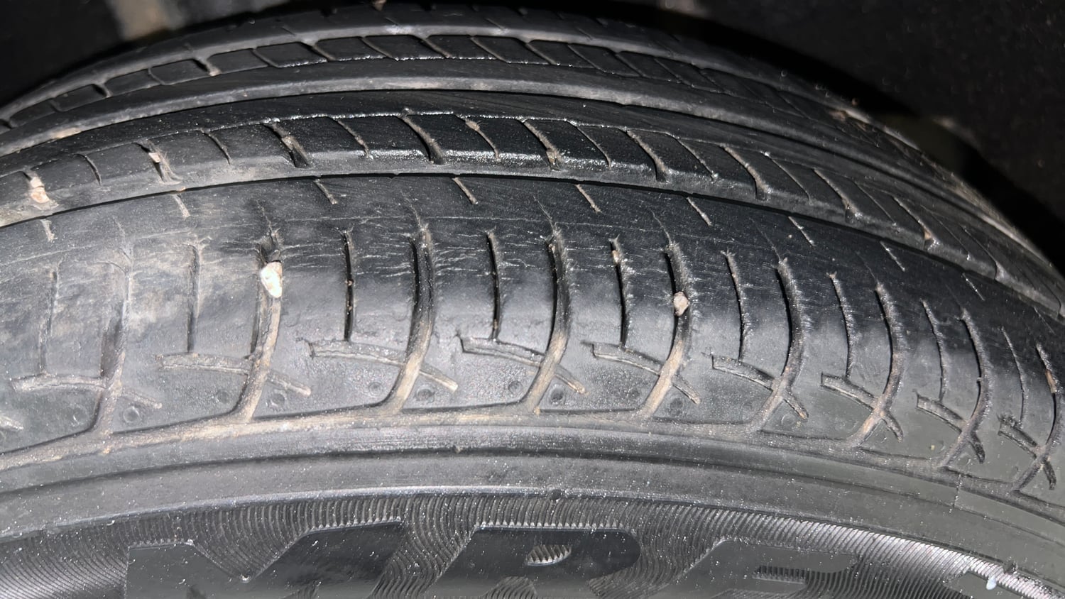 Used 2019 Maruti Suzuki Baleno Delta 1.2 AT Petrol Automatic tyres RIGHT REAR TYRE TREAD VIEW