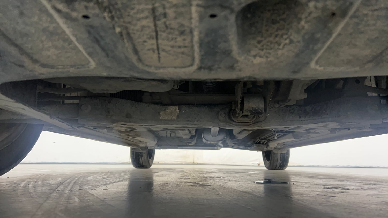 Used 2022 Hyundai i20 Asta 1.2 MT Petrol Manual extra FRONT LEFT UNDERBODY VIEW
