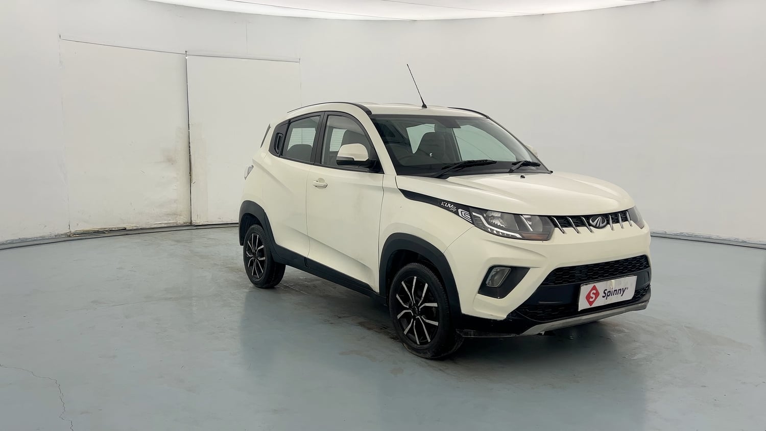 Used 2019 Mahindra KUV100 NXT K8 6 STR Petrol Manual exterior RIGHT FRONT CORNER VIEW