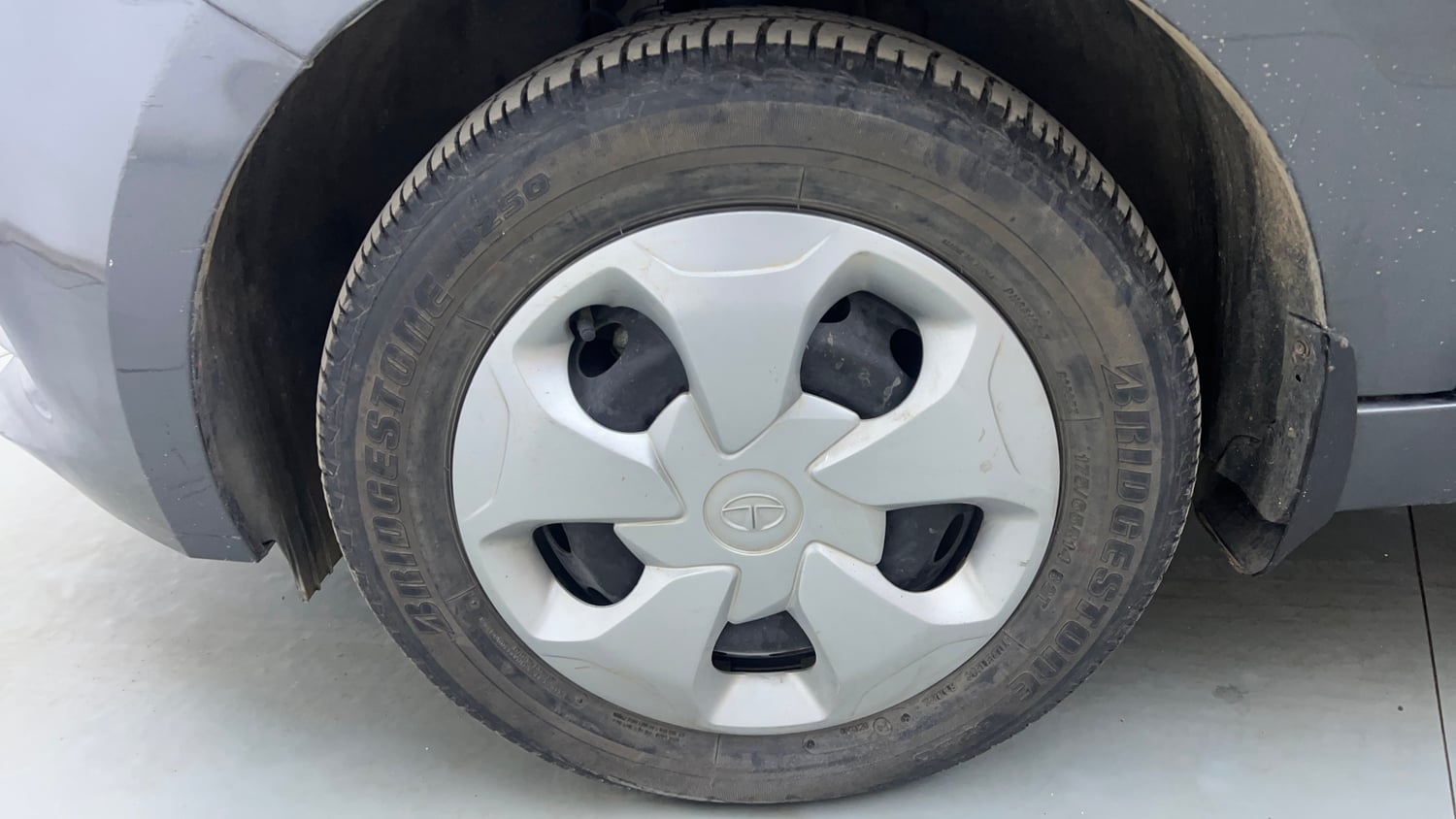 Used 2021 Tata Tiago XT Petrol Manual tyres LEFT FRONT TYRE RIM VIEW