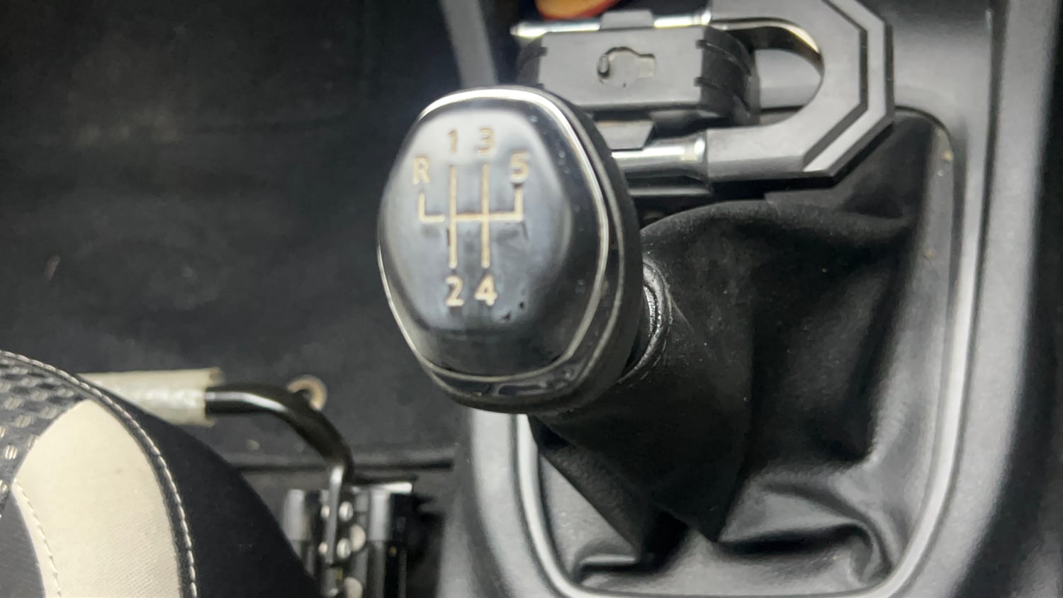 Used 2022 Renault Triber RXZ Petrol Manual interior GEAR  KNOB VIEW