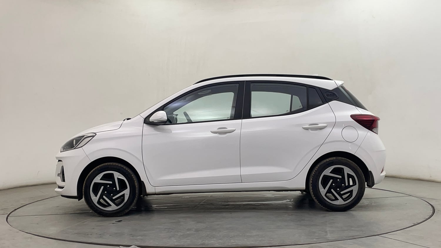 Used 2025 Hyundai Grand i10 Nios Sportz 1.2 Kappa AMT Petrol Automatic exterior LEFT SIDE VIEW