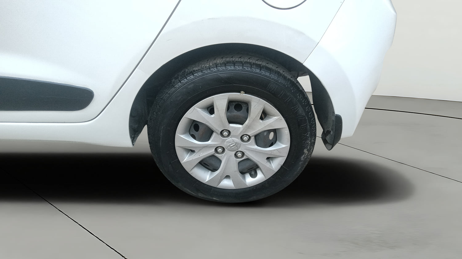 Used 2016 Hyundai Grand i10 Sportz 1.2 Kappa VTVT Petrol Manual tyres LEFT REAR TYRE RIM VIEW