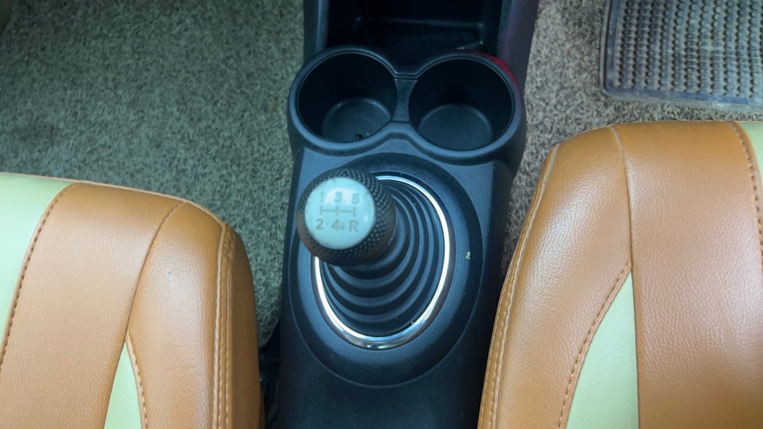 Used 2015 Honda Amaze 1.2 S i-VTEC Petrol Manual interior GEAR  KNOB VIEW