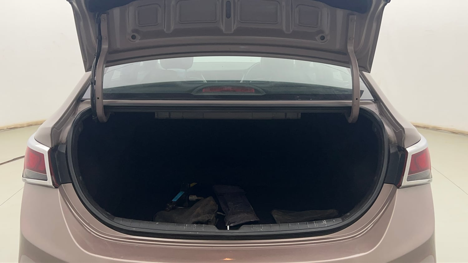 Used 2018 Hyundai Verna EX 1.4 VTVT Petrol Manual interior DICKY INSIDE VIEW