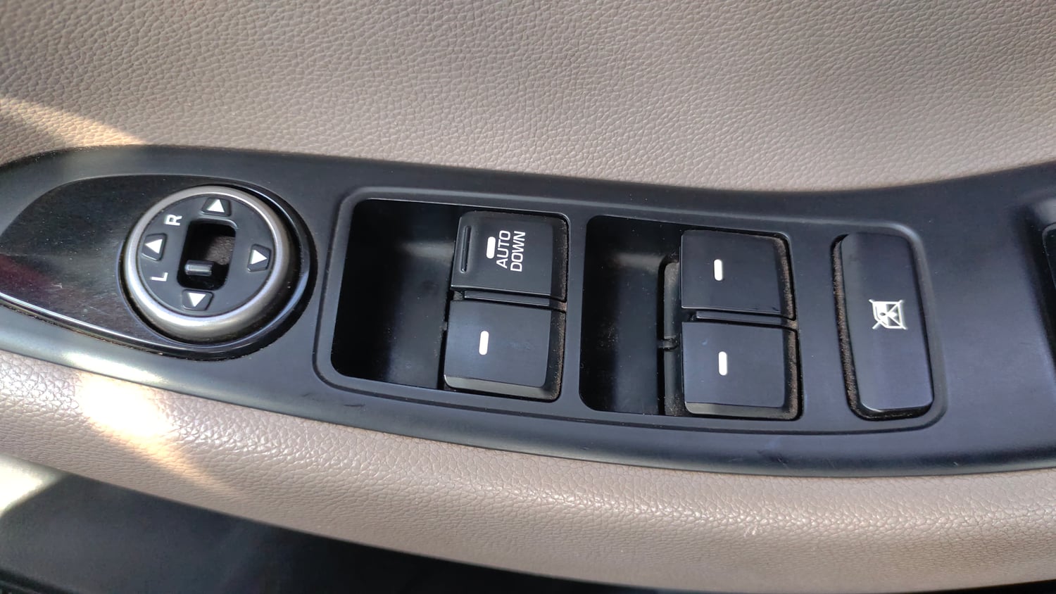 Used 2015 Hyundai Elite i20 Magna 1.2 Petrol Manual top_features Power windows