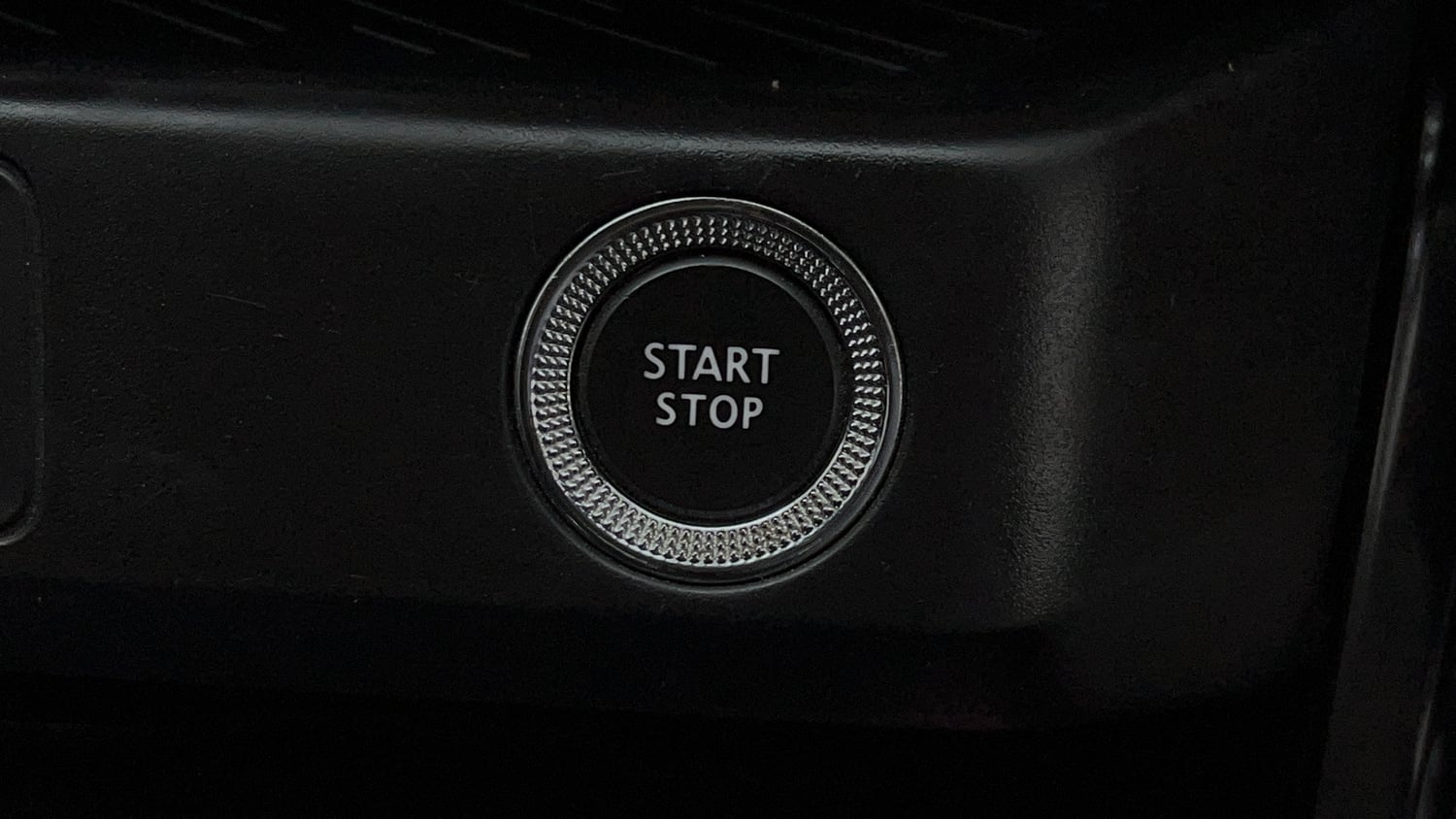 Used 2022 Renault Kiger RXT (O) Turbo CVT Petrol Automatic top_features Keyless start