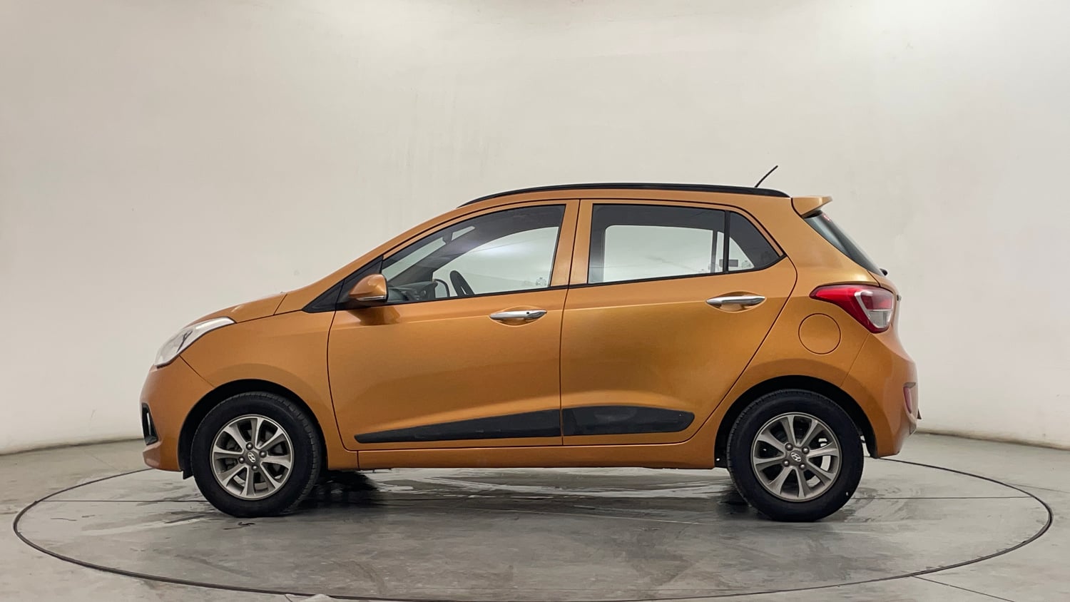 Used 2014 Hyundai Grand i10 Asta 1.2 Kappa VTVT Petrol Manual exterior LEFT SIDE VIEW