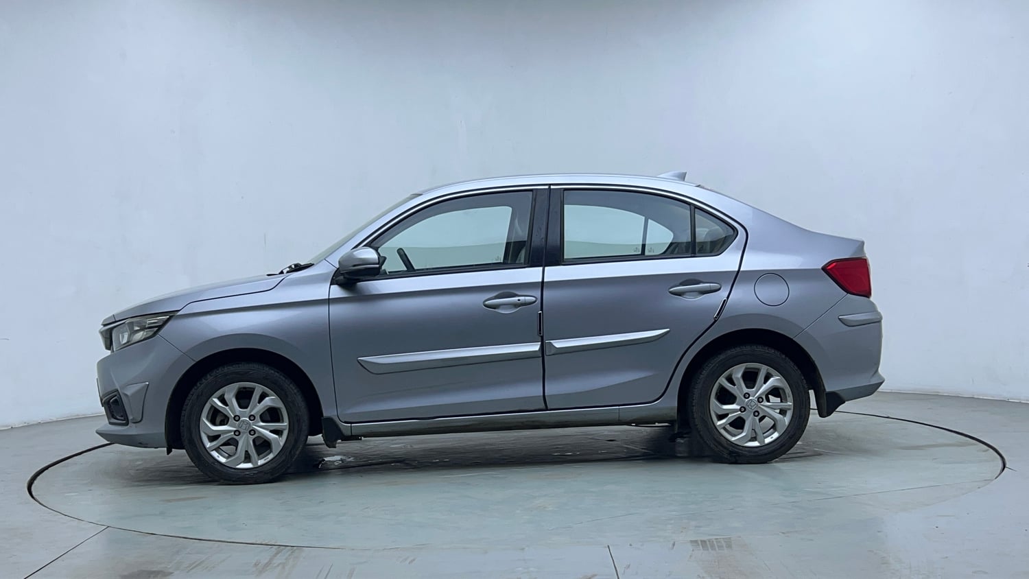Used 2018 Honda Amaze 1.2 V CVT Petrol Petrol Automatic exterior LEFT SIDE VIEW