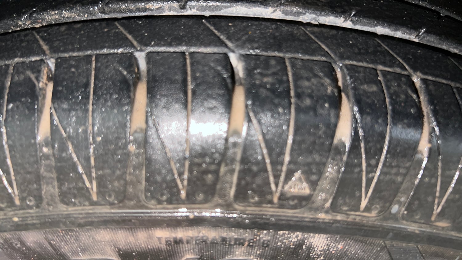 Used 2022 Kia Sonet HTK Plus 1.2 Petrol Manual tyres LEFT FRONT TYRE TREAD VIEW