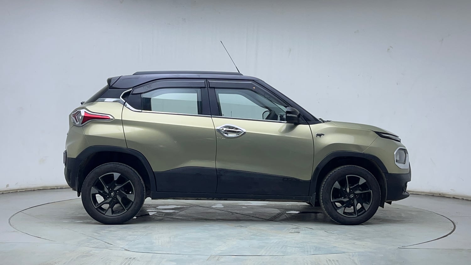 Used 2022 Tata Punch Kaziranga Creative AMT Petrol Automatic exterior RIGHT SIDE VIEW