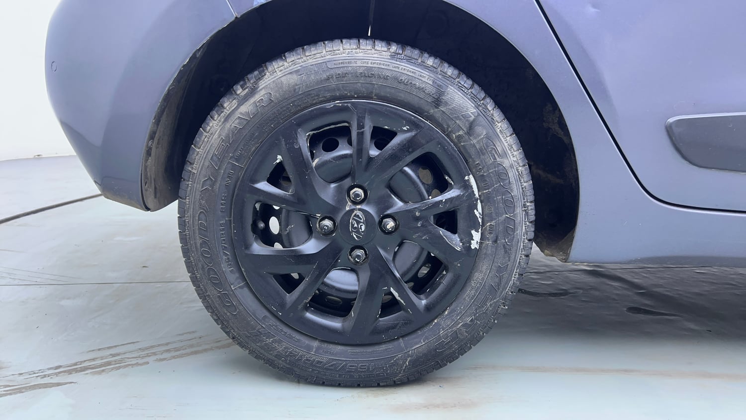 Used 2017 Hyundai Grand i10 Sportz (O) U2 1.2 CRDi Diesel Manual tyres RIGHT REAR TYRE RIM VIEW