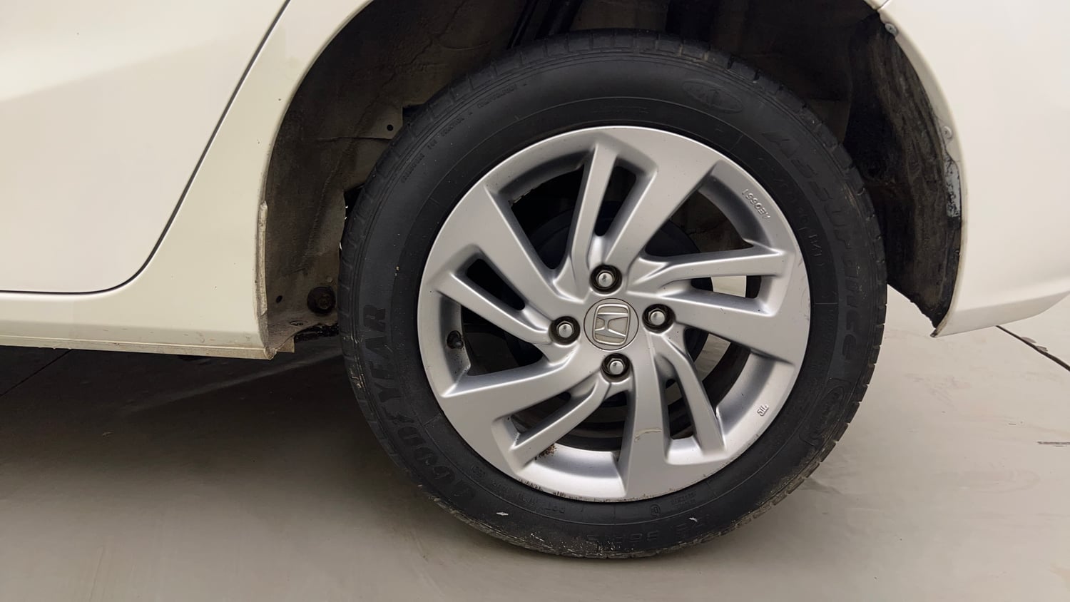 Used 2021 Honda Jazz VX CVT Petrol Automatic tyres LEFT REAR TYRE RIM VIEW
