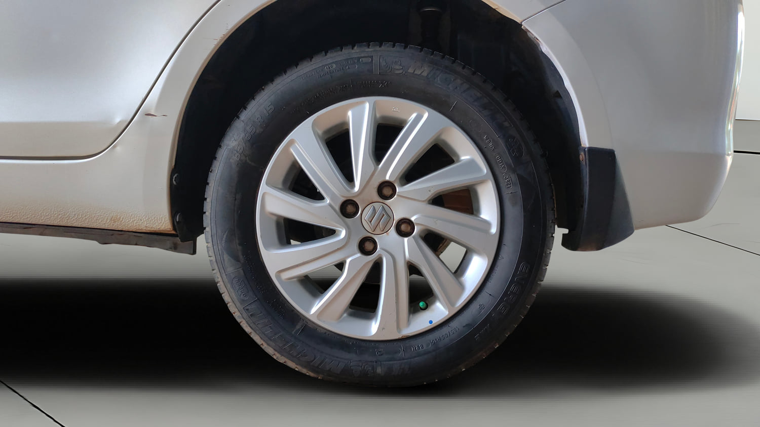 Used 2017 Maruti Suzuki Swift Dzire ZXI Petrol Manual tyres LEFT REAR TYRE RIM VIEW