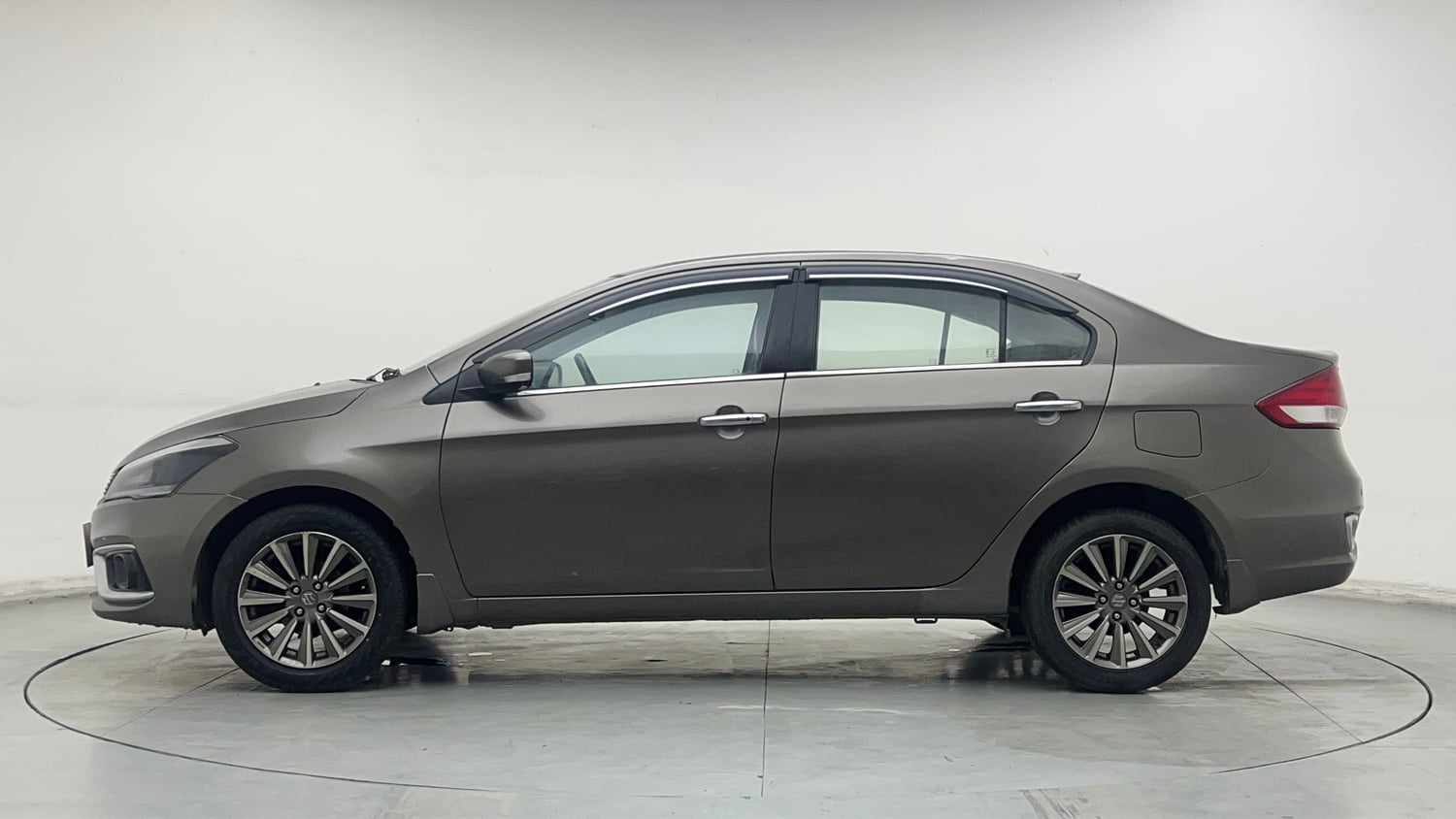 Used 2022 Maruti Suzuki Ciaz Alpha 1.5 Petrol Manual exterior LEFT SIDE VIEW