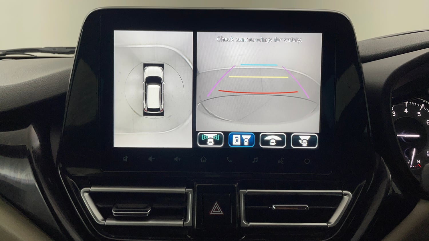 Used 2023 Toyota Glanza V Petrol Manual top_features 360 view camera