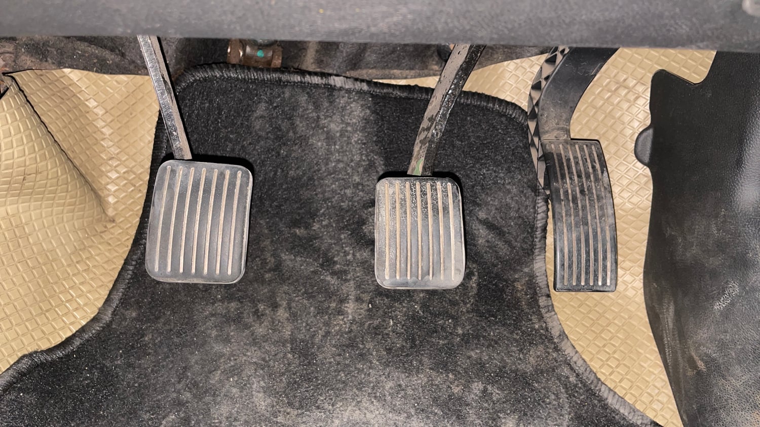 Used 2014 Hyundai Grand i10 Asta 1.2 Kappa VTVT Petrol Manual interior PEDALS VIEW